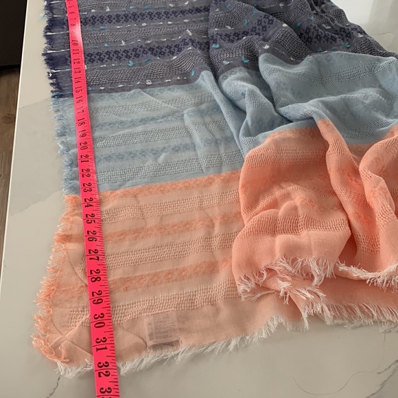 SALE - Scarf - Picture 4 of 7